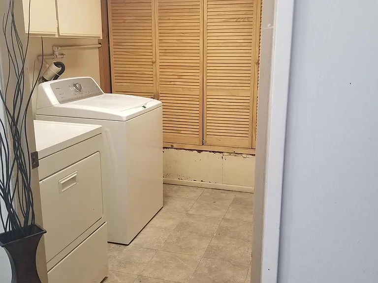 3601 Loggers Ln — Photo 3