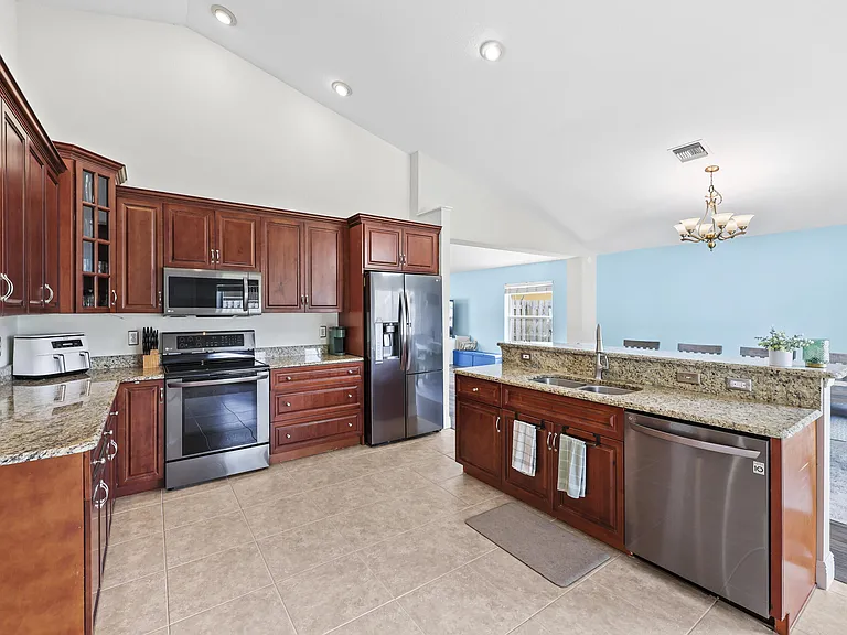 6238 Pompano St — Photo 24