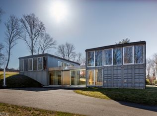 3 Linfield Ln, Califon, NJ 07830