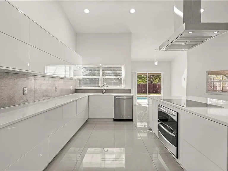 6135 Crystal View Dr — Photo 11