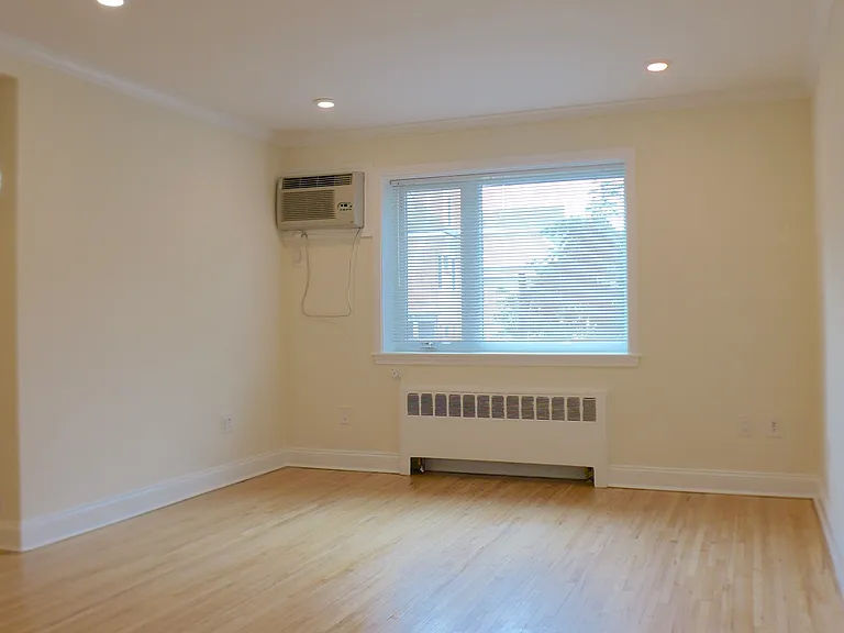 31 Alton Pl — Photo 2
