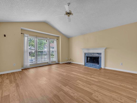 2nd image of 104 Comanche Cir