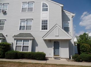 1 Phoenix Ct, Tinton Falls, NJ 07712