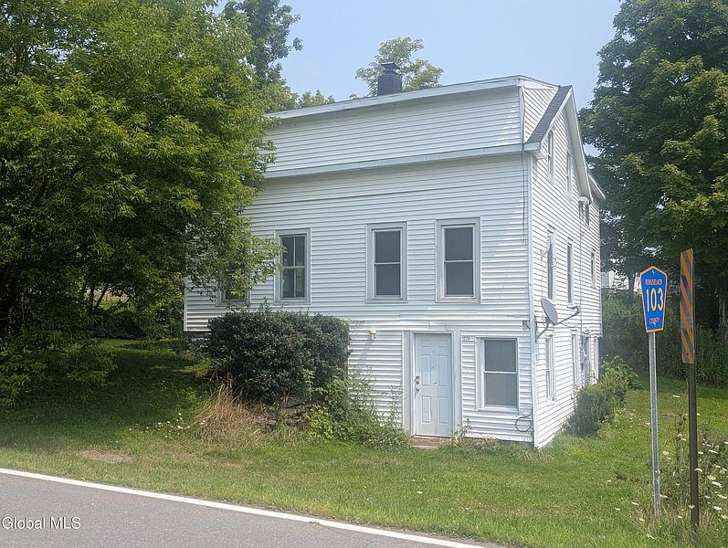 4th image of 1276 Buskirk-West Hoosick Road
