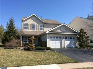 53 Arrowhead Dr, Burlington, NJ 08016