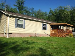 193 Leslie Ln, New Cumberland, WV 26047