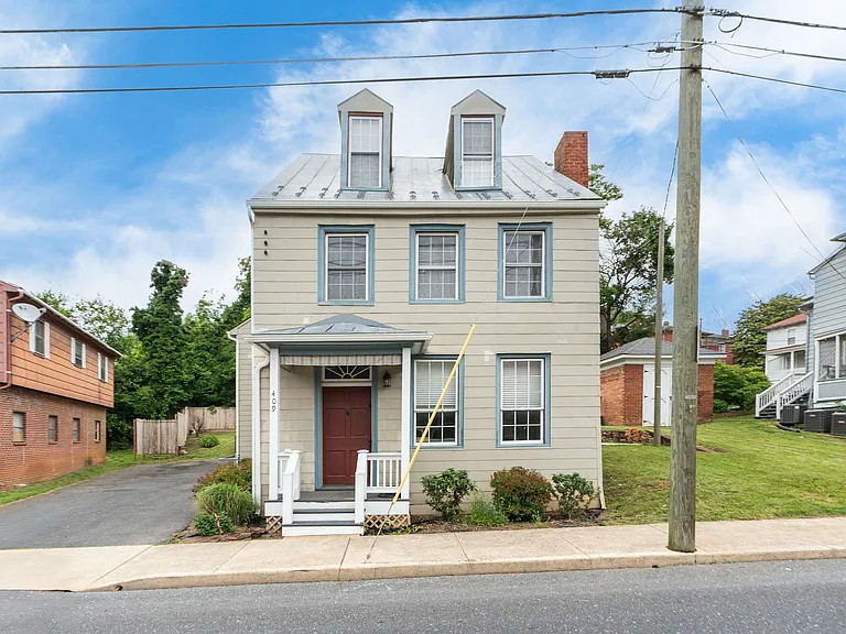 409 N Augusta St #A — Photo 1