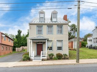 409 N Augusta St APT B, Staunton, VA 24401