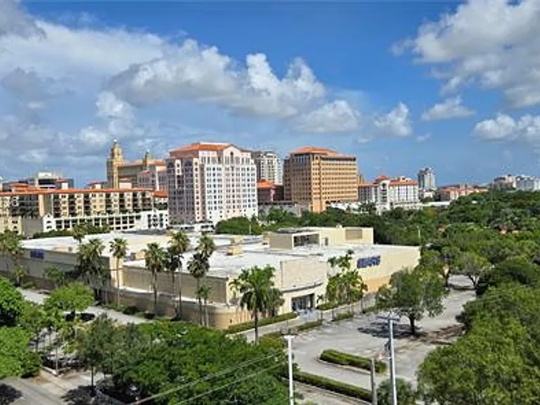3590 Coral Way #CU-902 — Photo 18