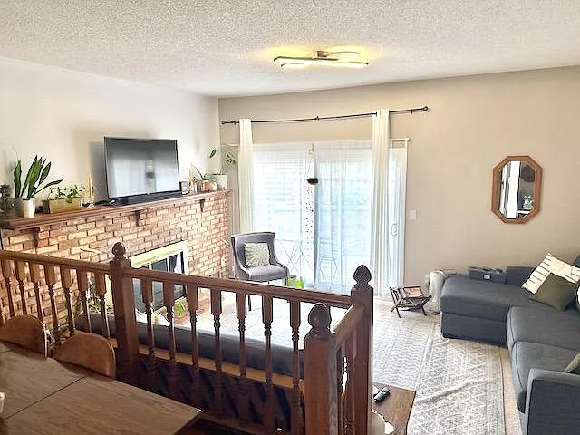 7305 W Franklin Ave — Photo 3