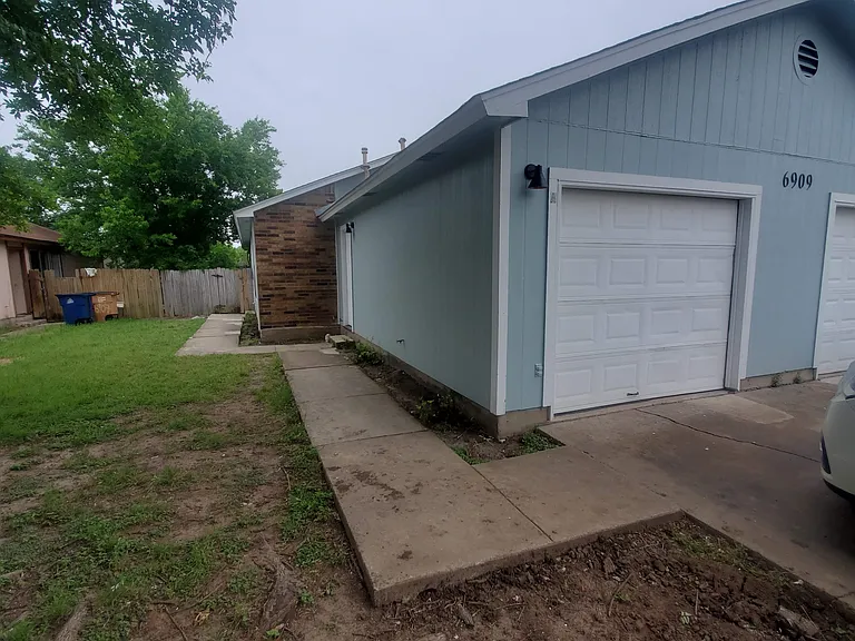 6909 Hyland Cir — Photo 10