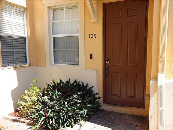5th image of 3365 NE 14th Dr #10916