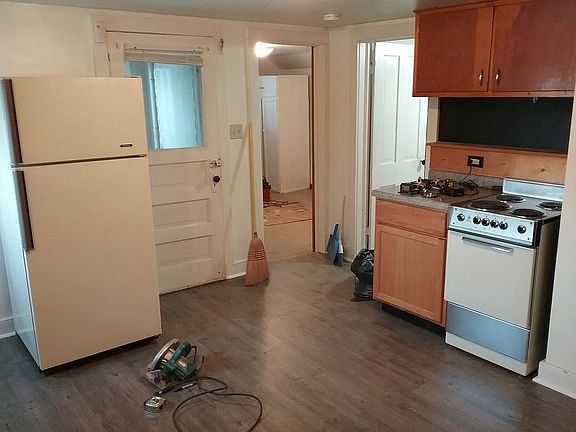 Back BR & laundry doors