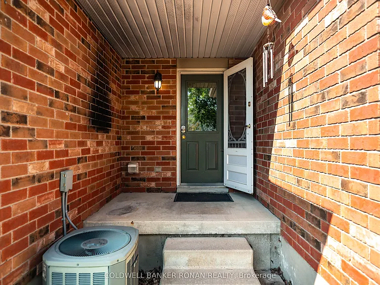 77 Montgomery Blvd — Photo 7