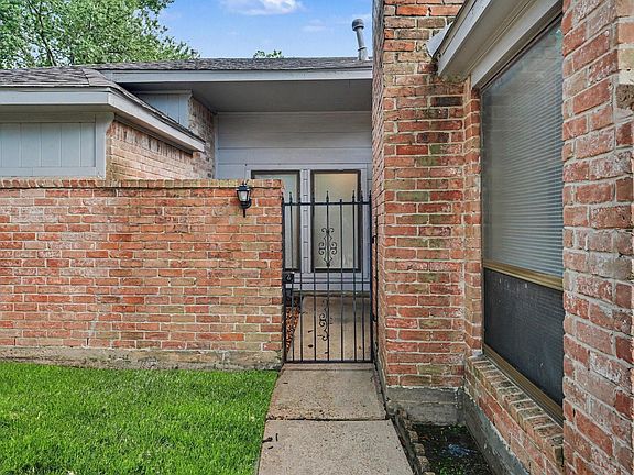 3rd image of 6210 Saint Anne Forest Dr