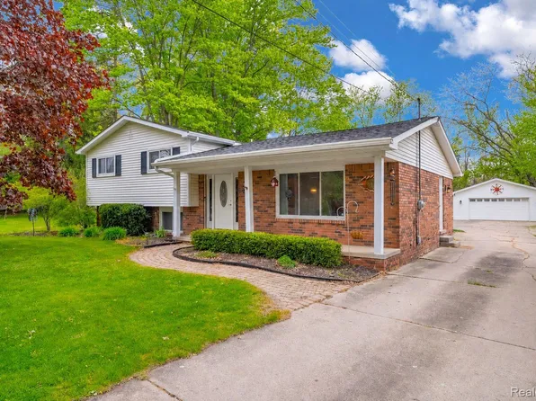 22655 W Main St, Armada, MI 48005
