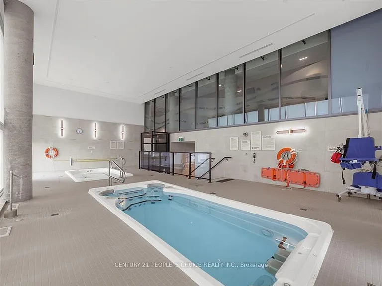 5 Wellington St S #905 — Photo 4