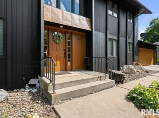 2918 2nd St, Moline, IL 61265