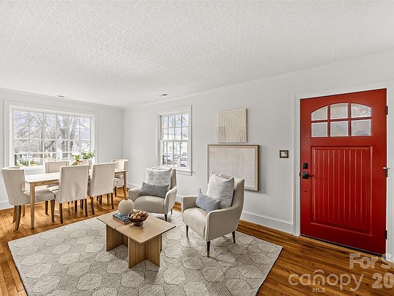 4th image of 1824 Kenwood Ave
