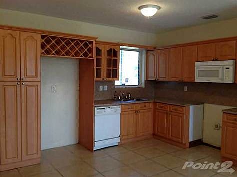 4th image of 1361 NE 161st St
