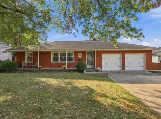 8528 Maywood Ave, Raytown, MO 64138