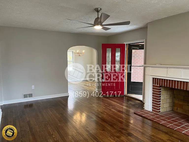 402 Logan Ave — Photo 3