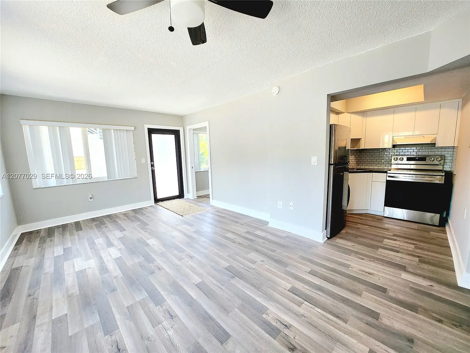 2 bed, 800 sqft, $2,000 — Photo 3
