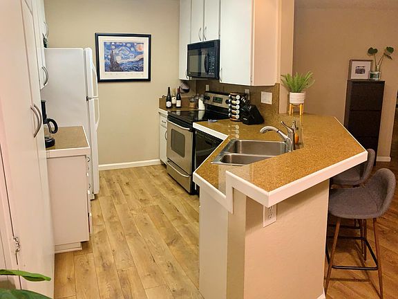 3rd image of 9715 Mesa Springs Way Unit 200