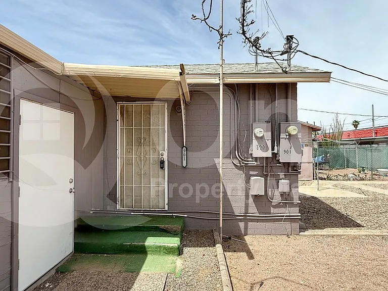 901 N Arbor Ave — Photo 3