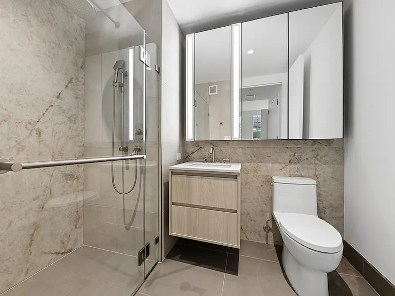312 W 43rd St #2B — Photo 4