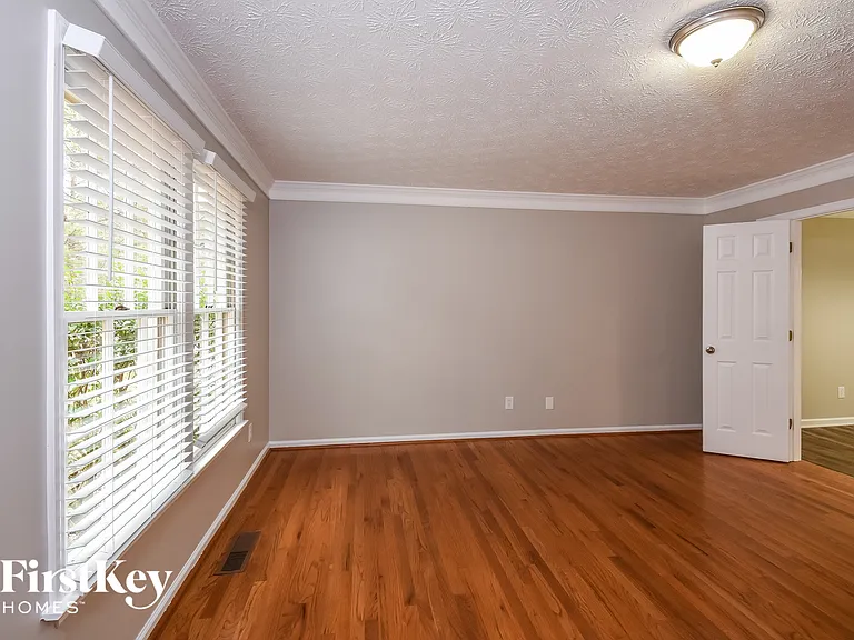 4018 Watkins Glen Dr — Photo 8