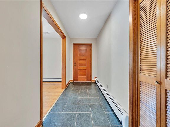 3rd image of 830 Dexter Rd