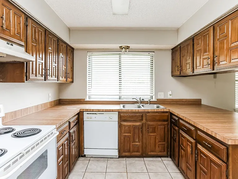 7404 Cheryl Ct — Photo 12