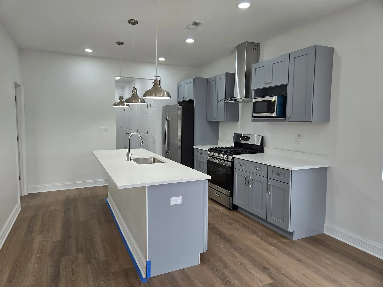 3 bed, 1500 sqft, $2,500 — Photo 3