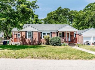 35 Halsey Dr, Warwick, RI 02889