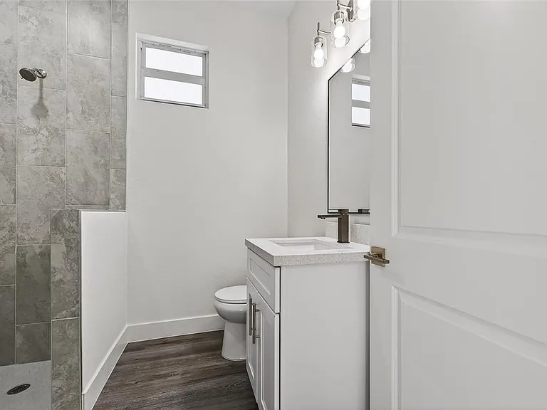 511 Sweetwater Dr — Photo 43
