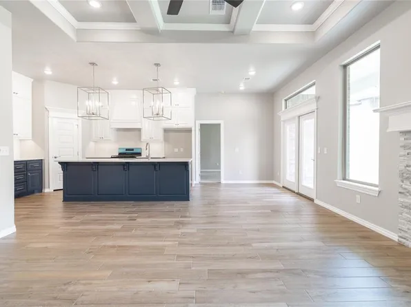 8301 Hazelwood Way, Edmond, OK 73034
