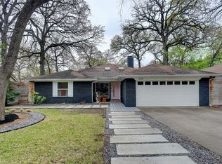 1519 Country Forest Ct, Grapevine, TX 76051