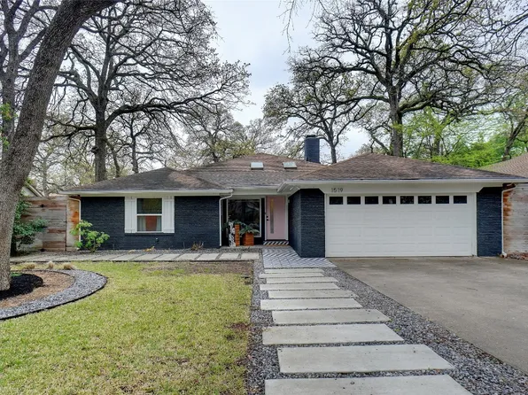 1519 Country Forest Ct, Grapevine, TX 76051