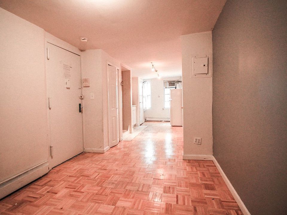 2nd image of 425 E 12th St #1C