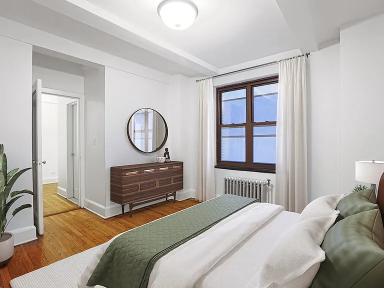 433 W 21st St #2F — Photo 5