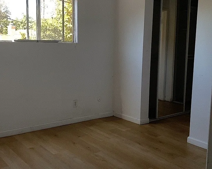 2405 S Corning St — Photo 11