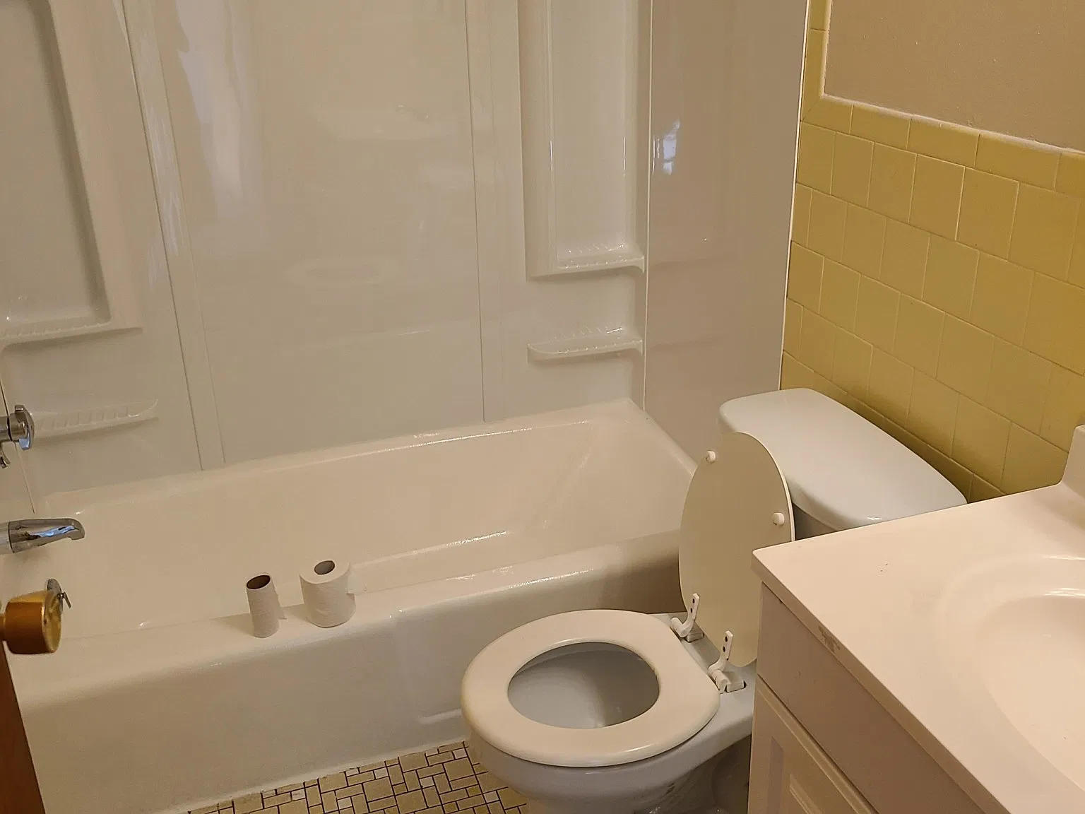 2 bed, 9999 sqft, $2,450 — Photo 3