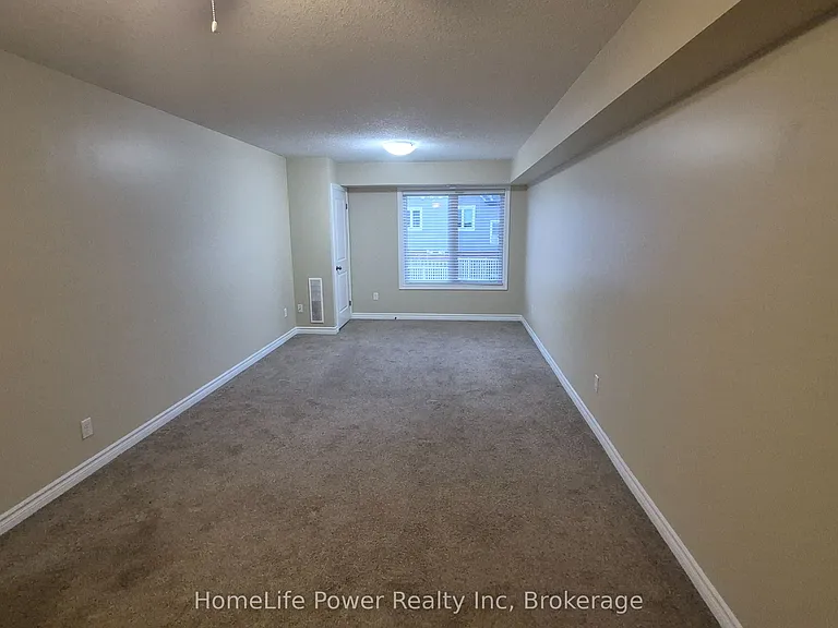 225 Riddell St #5 — Photo 5