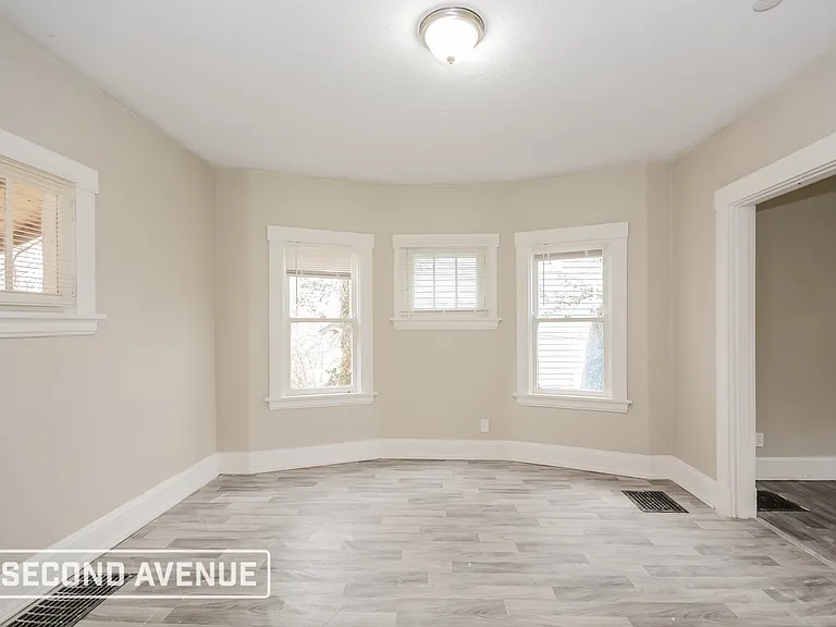 4692 Winton Rd — Photo 9