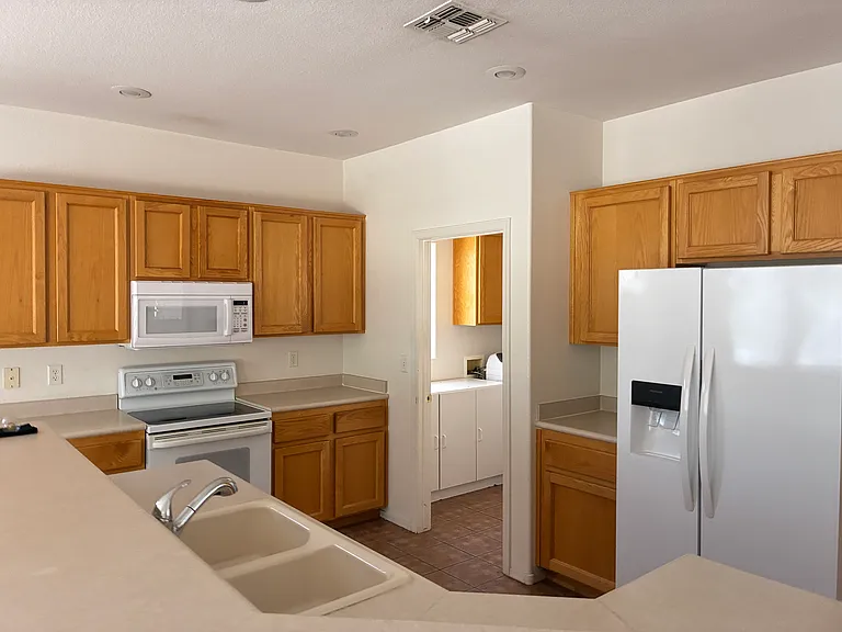 2578 Woodson Ave — Photo 15