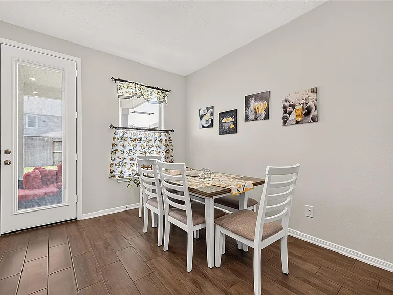22811 Wolfshire Way — Photo 6