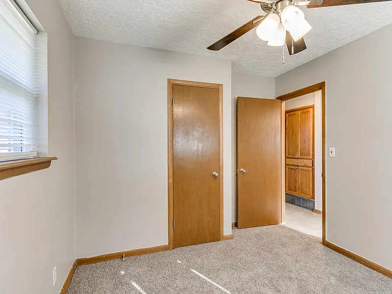 214 Thompson Dr — Photo 14