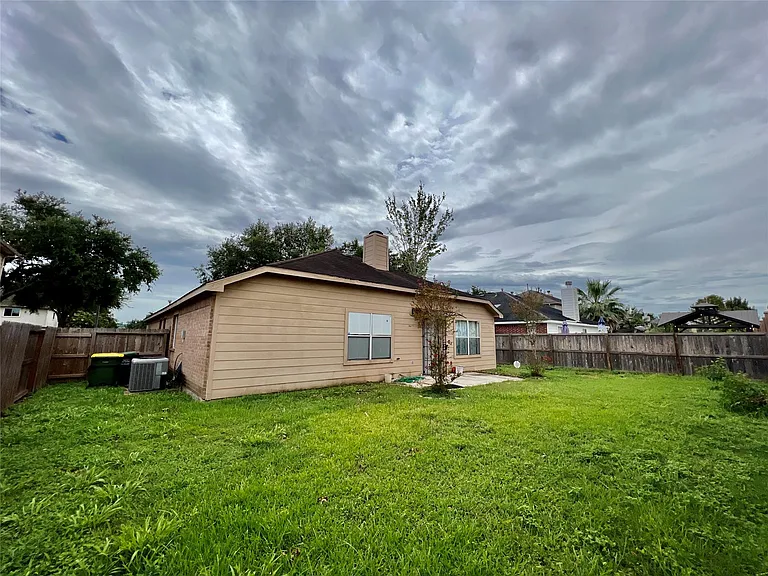 9803 Hallmark Ln — Photo 21