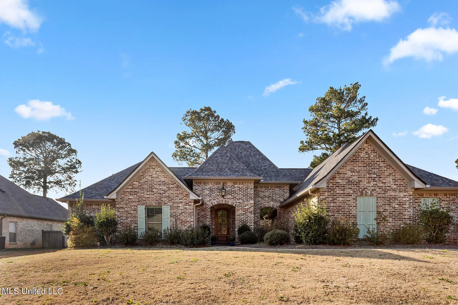 213 Wellington Way photo 1